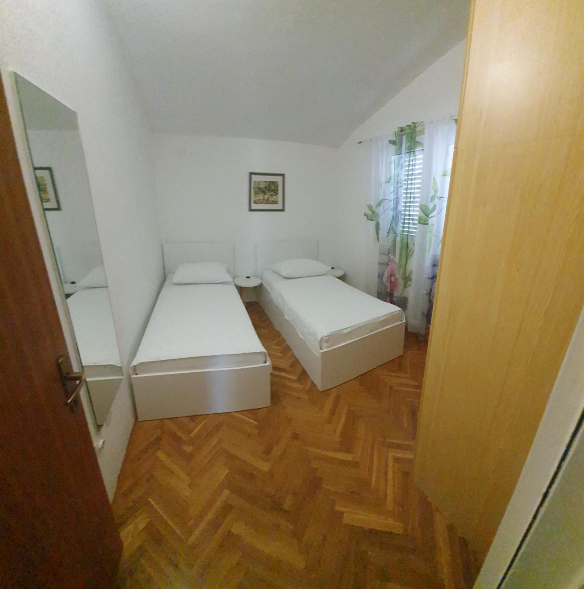 Apartments Garac Dugi Rat Exterior foto